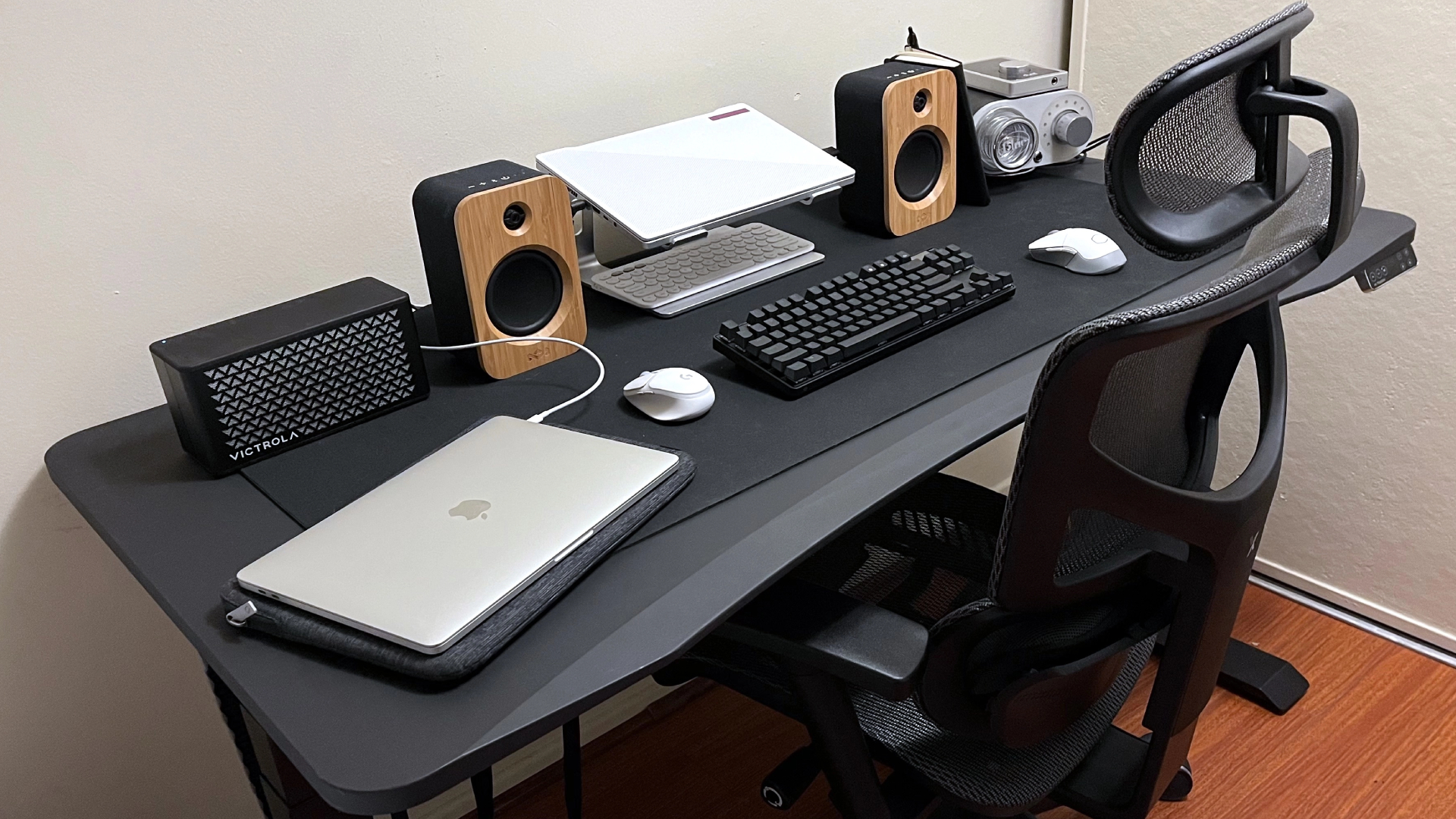 Mojo Gamer Pro gaming desk