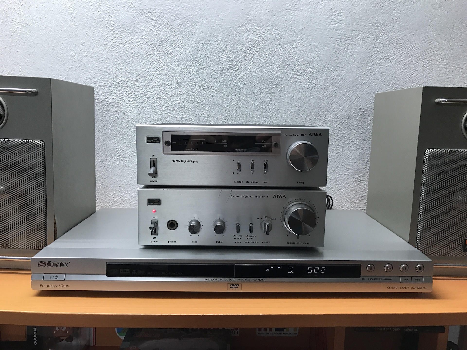 Aiwa stereo used as inspiration for Linamp project